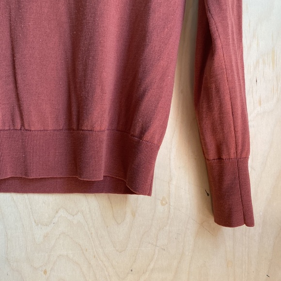 Uniqlo | Fitted Wool Sweater M - Picture 3 of 5